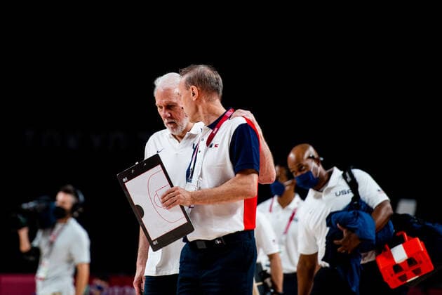 210725 Gregg Popovich, head coach of USA, and Vincent Collet, head coach of France, after the basketball game between France and USA during day 2 of the Tokyo 2020 Olympic Games on July 25, 2021 in Tokyo Photo Jon Olav Nesvold BILDBYRAN COP 217 JE0005 basketball basketball olympic games olympics os ol olympic games olympic games tokyo2020 tokyo 2020 tokyo os tokyo ol bbeng france france usa united states,  Copyright: JONxOLAVxNESVOLD BB210725JE046
