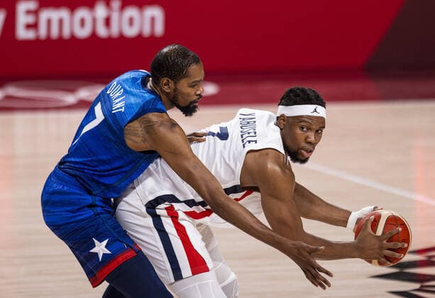 Tokyo Tokyo, 25 07 2021, Japan, Olympic Games YABUSELE Guerschon FRA , DURANT Kevin Wayne USA Basketball USA France Olympic Games, 2020 2021 Photo Moritz Müller Only for Editorial use