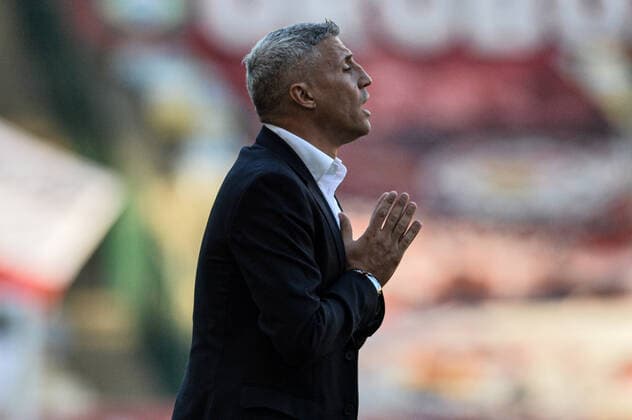Flamengo x São Paulo RIO DE JANEIRO, RJ - 25.07.2021: FLAMENGO X SÃO PAULO - Coach Hernán Crespo during a match between Flamengo and São Paulo, valid for the Brazilian Championship Serie A 2021, held at Maracanã Stadium, Rio de Janeiro RJ, this Sunday (25). (Photo: Nayra Halm Fotoarena) x2097899x  NayraxHalm