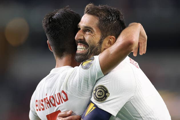 ARLINGTON, TX - JULY 25: Canada midfielder Stephen Eustaquio (7) celebrates with Canada defender Steven Vitoria (5) after scoring a goal in action during the CONCACAF Gold Cup quarterfinals match between Canada and Costa Rica on July 25, 2021 at AT&T Stadium in Arlington, TX. (Photo by Robin Alam Icon Sportswire) SOCCER: JUL 25 Concacaf Gold Cup Quarterfinal - Costa Rica v Canada Icon164210724027