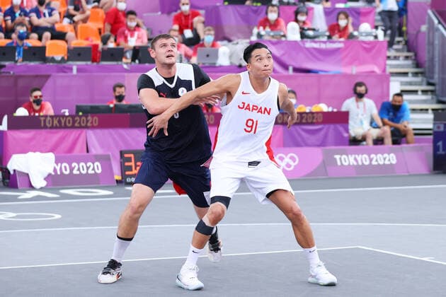 (L to R) Ilia Karpenkov (ROC), Tomoya Ochiai (JPN), JULY 26, 2021 - 3x3 Basketball : Men s Pool round match between Japan 16-19 ROC during the Tokyo 2020 Olympic Games, Olympische Spiele, Olympia, OS at the Aomi Urban Sports Park in Tokyo, Japan. Noxthirdxpartyxsales  (165511326)