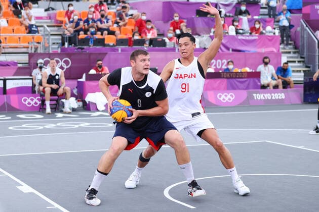 (L to R) Ilia Karpenkov (ROC), Tomoya Ochiai (JPN), JULY 26, 2021 - 3x3 Basketball : Men s Pool round match between Japan 16-19 ROC during the Tokyo 2020 Olympic Games, Olympische Spiele, Olympia, OS at the Aomi Urban Sports Park in Tokyo, Japan. Noxthirdxpartyxsales  (165511327)