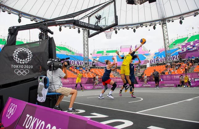 Sonia URSU ROM , action, one-on-one, vs Evgeniia FROLKINA ROC , left, Romania ROU vs Russian Olympic Committee ROC 12 21 3 x 3 Womens Basketball, Women s Pool Round, Aomi Urban Sports Park 26 07 2021 2020 Summer Olympics, from 23 07 08 2021 in Tokyo Japan