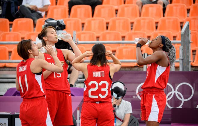 Drinking Break, Refreshment Break, f l Mio SHINOZAKI JPN , Risa NISHIOTA JPN , Mai YAMAMOTO JPN and Stephanie MAWULI JPN Feature, Symbol Photo, Marginal Motif, Italy ITA vs Japan JPN 10 22 3 x 3 Womens Basketball, Women s Pool Round, Aomi Urban Sports Park 26 07 2021 Summer Olympics 2020, from 23 07 08 2021 in Tokyo Japan.
