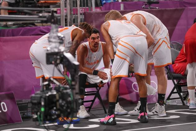 TOKYO, 26-07-2021, Aomi Urban Sports Park, Tokyo 2020 Olympic Games, Olympische Spiele, Olympia, OS 3x3 Basketball, Netherlands vs Poland, Pool Round. The Netherlands beat Poland and remain second in the Pool with one match to play. Slagter (sitting centre) speaks to his team members Voorn (left), Van der Horst (centre) and Bekkering (right). Tokyo Olympics: 3x3 Basketball - Netherlands vs Poland - Pool Round  x12699427x Copyright: