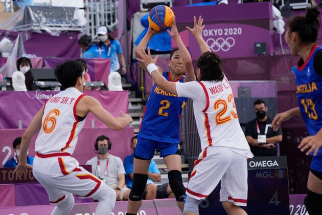 (210727) -- TOKYO, July 27, 2021 -- Tserenlkham Munkhsaikhan of Mongolia controls the ball during the women s 3X3 basketball pool round match between China and Mongolia at the Tokyo 2020 Olympic Games, Olympische Spiele, Olympia, OS in Tokyo, Japan, July 27, 2021. ) (TOKYO2020)JAPAN-TOKYO-OLY-3X3 BASKETBALL-WOMEN-POOL ROUND ZhangxXiaoyu 