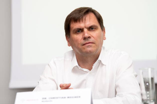Press Conference Basketball BARMER 2 Basketball Bundesliga ProA Science City Jena becomes MEDIPOLIS SC Jena Medipolis Managing Director Dr Christian Wegner, Portrait Sparkassen Arena Jena
