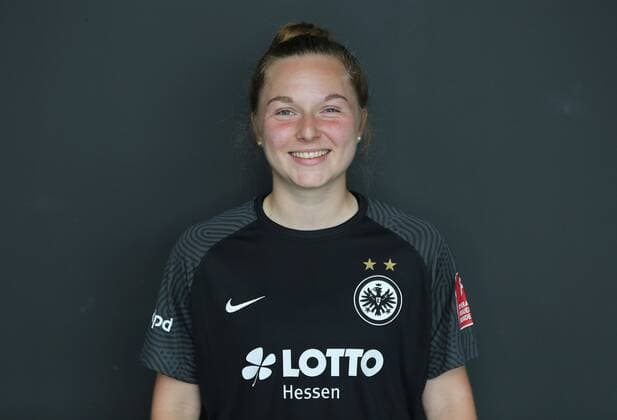 27 07 2021, xcex, GER, Frankfurt am Main, Deutsche Bank Park, Frauenfussball, 1 Bundesliga, DIE LIGA, FLYERALARM Frauen Bundesliga Saison 2021 2022, Eintracht Frankfurt Frauen Fototermin, Portrait, Madeleine STECK 12 DFL regulations prohibit any use of photographs as image sequences and or quasi video
