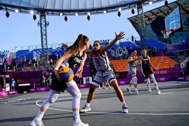 Paget Marie Eve (Fra) vs Gray Allisha (USA) BASKET3X3 : USA vs France - femmes - Jeux Olympiques - Tokyo - 28 07 2021 JBAutissier Panoramic 