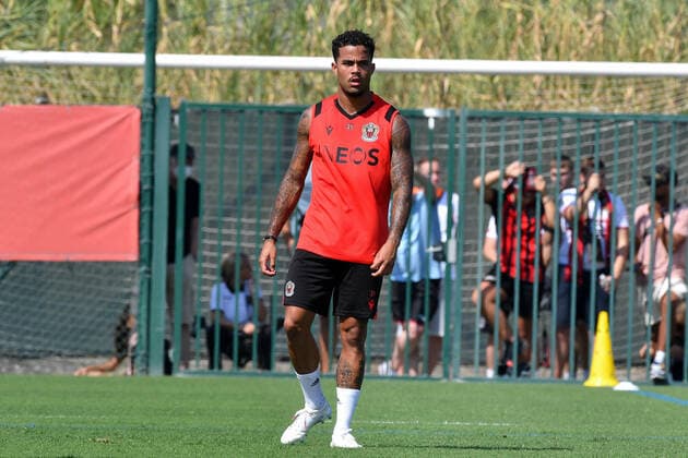 Justin Kluivert - Entrainement de l OGC Nice au Centre d Entrainement et de Formation de l OGC Nice. FOOTBALL : Entrainement de l OGC Nice - 28 07 2021 LionelUrman Panoramic 
