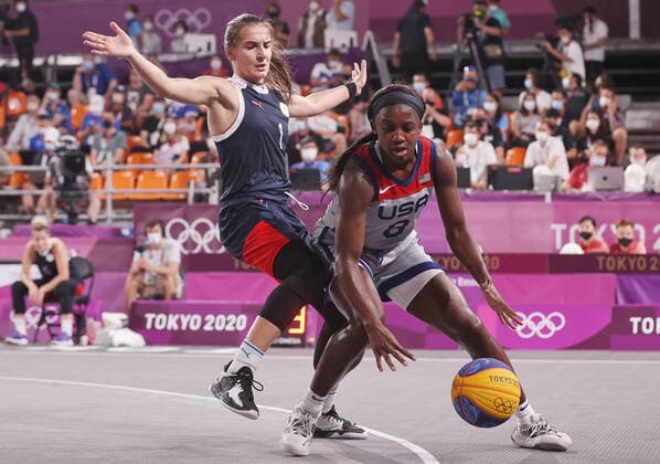 TOKYO, JAPAN - JULY 28, 2021: ROC s Yulia Kozik (L) and the USA s Jacquelyn Young in action in their women s 3x3 basketball gold medal match during the Tokyo 2020 Summer Olympic Games, Olympische Spiele, Olympia, OS at the Aomi Urban Sports Park. Stanislav Krasilnikov TASS  TS10A18F