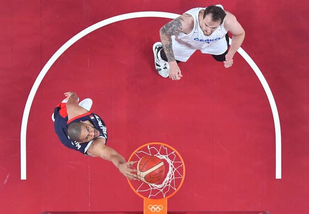 (210728) -- TOKYO, July 28, 2021 -- Nicolas Batum of France dunks during the men s preliminary round match of basketball between France and Czech Republic at Tokyo 2020 Olympic Games, Olympische Spiele, Olympia, OS in Saitama, Japan, July 28, 2021. ) (TOKYO2020)JAPAN-SAITAMA-OLY-BASKETBALL-MEN S PRELIMINARY MengxYongmin 