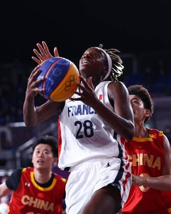 (210728) -- TOKYO, July 28, 2021 -- Mamignan Toure of France competes during the Tokyo 2020 women s 3x3 basketball bronze medal match between China and France in Tokyo, Japan, July 28, 2021. ) (TOKYO2020)JAPAN-TOKYO-OLY-3X3 BASKETBALL-WOMEN-BRONZE MEDAL LanxHongguang 