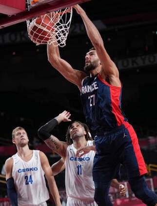 (210728) -- TOKYO, July 28, 2021 -- Rudy Gobert of France dunks during the men s preliminary round match of basketball between France and Czech Republic at Tokyo 2020 Olympic Games, Olympische Spiele, Olympia, OS in Saitama, Japan, July 28, 2021. ) (TOKYO2020)JAPAN-SAITAMA-OLY-BASKETBALL-MEN S PRELIMINARY MengxYongmin 