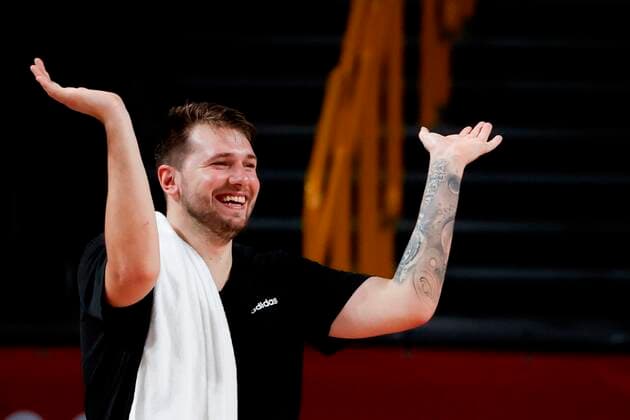 Slovenia s Luka Doncic jubilates on the bench during their match for Group C of men s basketball between Japan and Slovenia for the 2020 Olympic Games, Olympische Spiele, Olympia, OS at the Saitama Super Arena in Tokyo, Japan, on 29 July 2021. 2020 Olympics Basketball: Slovenia - Japan !ACHTUNG: NUR REDAKTIONELLE NUTZUNG!  Copyright: xKaixFörsterlingx EVE3942 20210729-8d74a05949d81a04d723397fa41954fc36071895