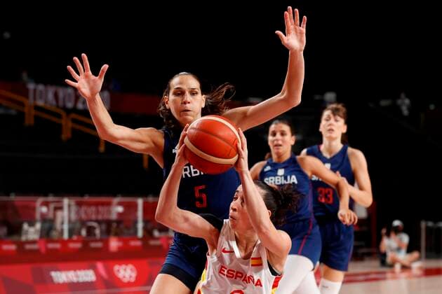 Spain s Silvia Dominguez (R) in action against Serbia s Sonja Vasic (L) during their match for Group A of women s basketball between Serbia and Spain for the 2020 Olympic Games, Olympische Spiele, Olympia, OS at the Saitama Super Arena in Tokyo, Japan, on 29 July 2021. 2020 Olympics Basketball: Serbia - Spain !ACHTUNG: NUR REDAKTIONELLE NUTZUNG!  Copyright: xKaixFörsterlingx EVE3983 20210729-027c5c8f993d0e12efbc2b9afb393f3eeef67fe3