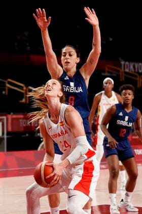Spain s Laura Gil (L) in action against Serbia s Jelena Brooks (C) during their match for Group A of women s basketball between Serbia and Spain for the 2020 Olympic Games, Olympische Spiele, Olympia, OS at the Saitama Super Arena in Tokyo, Japan, on 29 July 2021. 2020 Olympics Basketball: Serbia - Spain !ACHTUNG: NUR REDAKTIONELLE NUTZUNG!  Copyright: xKaixFörsterlingx EVE3992 20210729-7f291680c783aa6cf2ab2bf2f7301548eefc106a