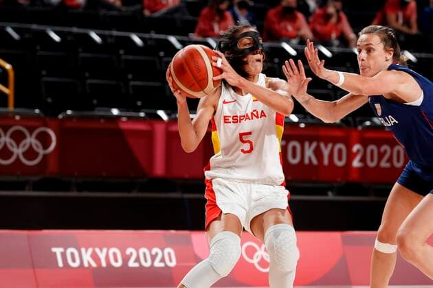 Spain s Cristina Ouvina (L) in action against Serbia s Nevena Jovanovic (R) during their match for Group A of women s basketball between Serbia and Spain for the 2020 Olympic Games, Olympische Spiele, Olympia, OS at the Saitama Super Arena in Tokyo, Japan, on 29 July 2021. 2020 Olympics Basketball: Serbia - Spain !ACHTUNG: NUR REDAKTIONELLE NUTZUNG!  Copyright: xKaixFörsterlingx EVE3994 20210729-2b443a5ac65efed2dd17f7b0219653f25bb21909