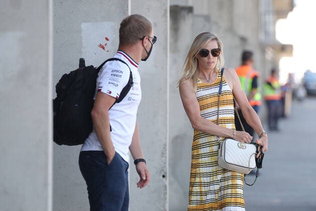 77 Valtteri Bottas (FIN, Mercedes-AMG Petronas F1 Team) and his girlfriend Tiffany Cromwell, F1 Grand Prix of Hungary at Hungaroring on July 29, 2021 in Budapest, Hungary. (Photo by HOCH ZWEI Italy Photo Press) (Verwendung nur in Deutschland - GERMANY ONLY) *** 77 Valtteri Bottas FIN, Mercedes AMG Petronas F1 Team and his girlfriend Tiffany Cromwell, F1 Grand Prix of Hungary at Hungaroring on July 29, 2021 in Budapest, Hungary Photo by HOCH ZWEI Italy Photo Press Use only in Germany GERMANY ONLY 