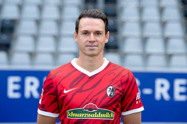 Nicolas Hoefler SC Freiburg, 27 , GER, SC Freiburg, 29 07 2021, Media Day Fussball Bundesliga, Spielzeit 2021 2022 DFL REGULATIONS PROHIBIT ANY USE OF PHOTOGRAPHS AS IMAGE SEQUENCES AND OR uerthQUASI VIDEO GER, SC Freiburg, 29 07 2021, Media Day Fussball Bundesliga, Spielzeit 2021 2022 Freiburg Copyright: xEibnerxPressefotox EP_EER