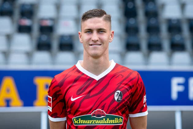 Roland Sallai SC Freiburg, 22 , GER, SC Freiburg, 29 07 2021, Media Day Fussball Bundesliga, Spielzeit 2021 2022 DFL REGULATIONS PROHIBIT ANY USE OF PHOTOGRAPHS AS IMAGE SEQUENCES AND OR uerthQUASI VIDEO GER, SC Freiburg, 29 07 2021, Media Day Fussball Bundesliga, Spielzeit 2021 2022 Freiburg Copyright: xEibnerxPressefotox EP_EER