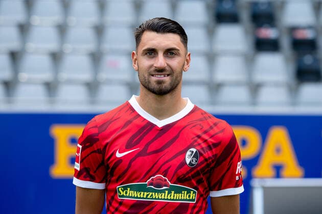 Vincenzo Grifo SC Freiburg, 32 , GER, SC Freiburg, 29 07 2021, Media Day Fussball Bundesliga, Spielzeit 2021 2022 DFL REGULATIONS PROHIBIT ANY USE OF PHOTOGRAPHS AS IMAGE SEQUENCES AND OR uerthQUASI VIDEO GER, SC Freiburg, 29 07 2021, Media Day Fussball Bundesliga, Spielzeit 2021 2022 Freiburg Copyright: xEibnerxPressefotox EP_EER