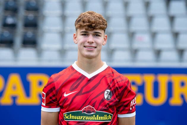 Noah Weißhaupt SC Freiburg, 33 , GER, SC Freiburg, 29 07 2021, Media Day Fussball Bundesliga, Spielzeit 2021 2022 DFL REGULATIONS PROHIBIT ANY USE OF PHOTOGRAPHS AS IMAGE SEQUENCES AND OR uerthQUASI VIDEO GER, SC Freiburg, 29 07 2021, Media Day Fussball Bundesliga, Spielzeit 2021 2022 Freiburg Copyright: xEibnerxPressefotox EP_EER