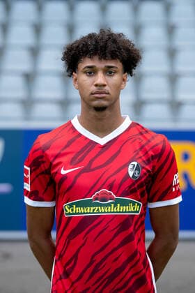 Kevin Schade SC Freiburg, 20 , GER, SC Freiburg, 29 07 2021, Media Day Fussball Bundesliga, Spielzeit 2021 2022 DFL REGULATIONS PROHIBIT ANY USE OF PHOTOGRAPHS AS IMAGE SEQUENCES AND OR uerthQUASI VIDEO GER, SC Freiburg, 29 07 2021, Media Day Fussball Bundesliga, Spielzeit 2021 2022 Freiburg Copyright: xEibnerxPressefotox EP_EER