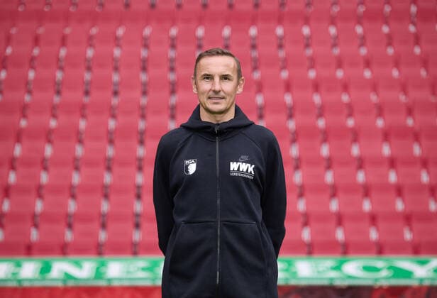 Tobias Zellner Co Trainer FC Augsburg 1907 1 BL, Porträttermin 2021 2022,