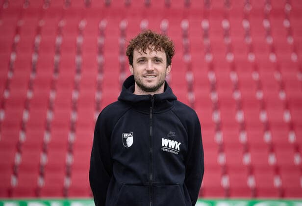 Martin Miller physiotherapist FC Augsburg 1907 1 BL, portrait date 2021 2022,