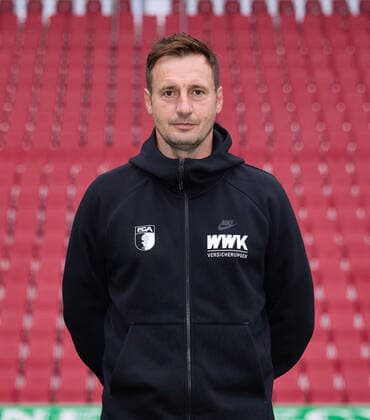 Kristian Barbuscak goalkeeper coach FC Augsburg 1907 1 BL, portrait date 2021 2022,