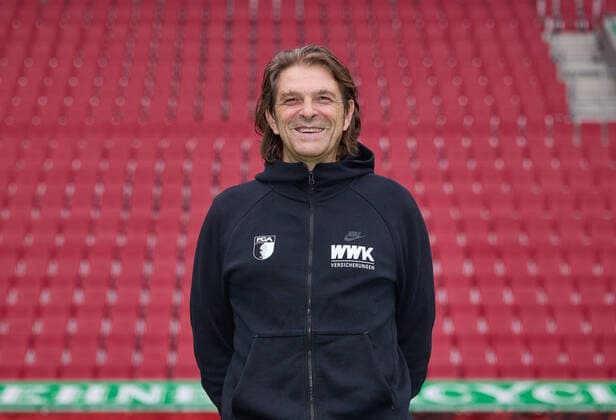 Dr Andreas Weigel team doctor FC Augsburg 1907 1 BL, portrait date 2021 2022,