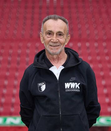 Salvatore Belardo Zeugwart FC Augsburg 1907 1 BL, Porträttermin 2021 2022,