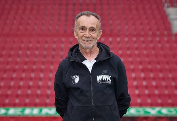 Salvatore Belardo Zeugwart FC Augsburg 1907 1 BL, Porträttermin 2021 2022,