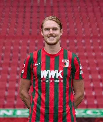 Hans Fredrik Jensen FC Augsburg 1907 1 BL, portrait date 2021 2022,