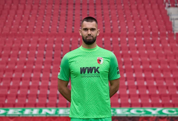 Tomas Koubek FC Augsburg 1907 1 BL, portrait date 2021 2022,