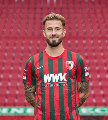 Niklas Dorsch FC Augsburg 1907 1 BL, portrait date 2021 2022,