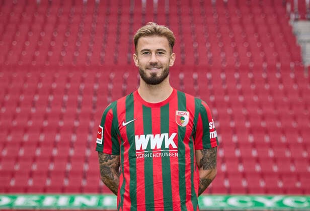 Niklas Dorsch FC Augsburg 1907 1 BL, portrait date 2021 2022,
