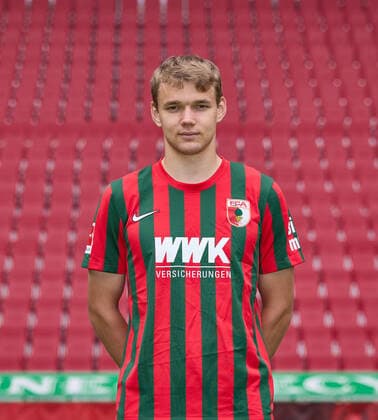 Lasse Guenther FC Augsburg 1907 1 BL, portrait date 2021 2022,
