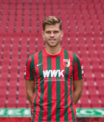 Florian Niederlechner FC Augsburg 1907 1 BL, portrait date 2021 2022,