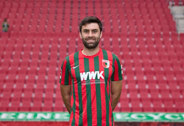 Jan Moravek FC Augsburg 1907 1 BL, portrait date 2021 2022,