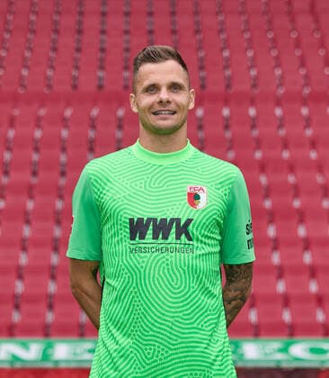 Rafal Gikiewicz Goalkeeper FC Augsburg 1907 1 BL, Porträttermin 2021 2022,
