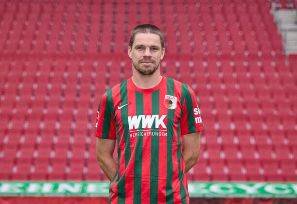 Raphael Framberger FC Augsburg 1907 1 BL, portrait date 2021 2022,