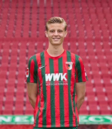Frederik Winther FC Augsburg 1907 1 BL, portrait date 2021 2022,