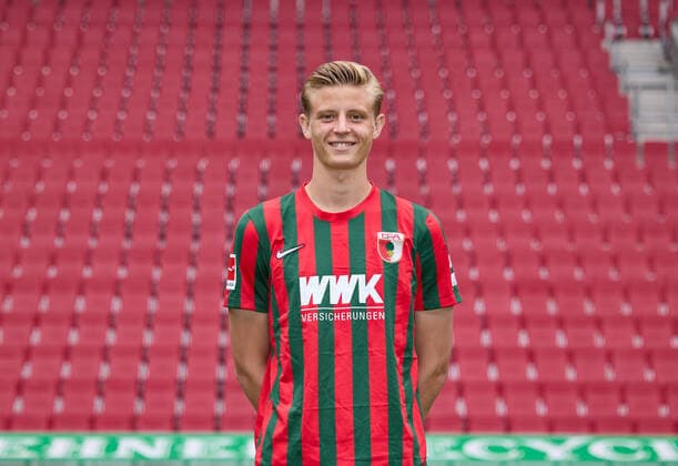 Frederik Winther FC Augsburg 1907 1 BL, portrait date 2021 2022,