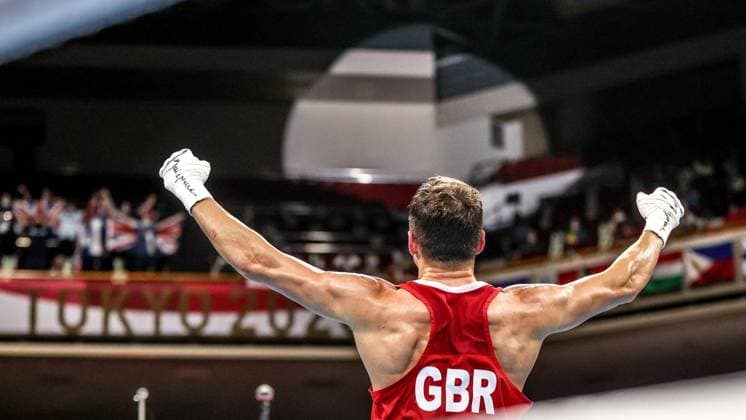 Tokio 2020 im Jahr 2021, Rückblick: Olympische Highlights Tokio 2020 im Jahr 2021, Olympische Highlights Sport Bilder des Tages (210730) -- TOKYO, July 30, 2021 -- Pat McCormack of Great Britain celebrates after the boxing men s welter (63-69kg) Quarterfinal match at the Tokyo 2020 Olympic Games, Olympische Spiele, Olympia, OS in Tokyo, Japan, July 30, 2021. ) (TOKYO2020)XHTP-JAPAN-TOKYO-OLY-BOXING-MEN OuxDongqu 