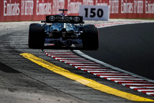 44 HAMILTON Lewis (gbr), Mercedes AMG F1 GP W12 E Performance, action during the Formula 1 Magyar Nagydij 2021, Hungarian Grand Prix, 11th round of the 2021 FIA Formula One World Championship, WM, Weltmeisterschaft from July 30 to August 1, 2021 on the Hungaroring, in Mogyorod, near Budapest, Hungary FORMULE 1 : Grand Prix de Hongrie - 30 07 2021 DPPI Panoramic  00121022__V2_7952