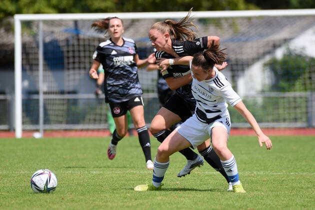 Nadja Burkard 1 FC Nuernberg 22 vs Chiara Schmid FC Basel 1893 13 GER , 1 FC Nuernberg GER vs FC Basel 1893 SUI , Football , Women , Test Match , Season 2021 2022 , 31 07 2021 DFL regulations prohibit any use of photographs as image sequences and or quasi video GER , 1 FC Nuernberg vs FC Basel 1893 , Women Football , Test Match , Season 2021 2022 , 31 07 2021 Boeblingen Copyright: xEibner-Pressefotox EP_TBR