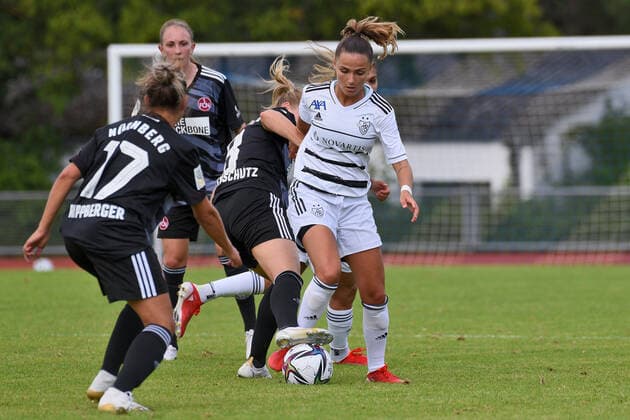 Vanesa Hoti FC Basel 1893 26 vs Kerstin Bogenschuetz 1 FC Nuernberg 8 GER , 1 FC Nuernberg GER vs FC Basel 1893 SUI , Football , Women , Test Match , Season 2021 2022 , 31 07 2021 DFL regulations prohibit any use of photographs as image sequences and or quasi video GER , 1 FC Nuernberg vs FC Basel 1893 , Women Football , Test Match , Season 2021 2022 , 31 07 2021 Boeblingen Copyright: xEibner-Pressefotox EP_TBR