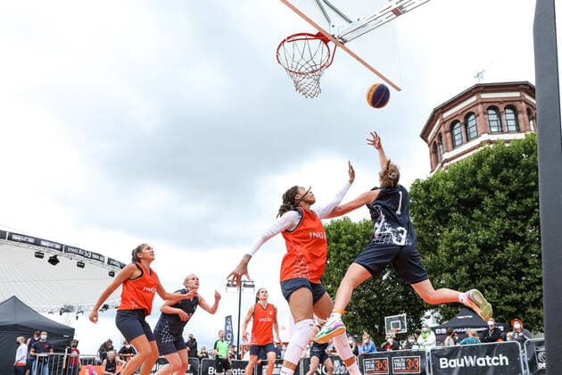 3×3 German Championship 2021, 31 07 2021 scenes at the match of the Duesseldorf teams orange jerseys on the Burgplatz 3×3 German Championship 2021 31 07 2021 in Duesseldorf Copyright: xBEAUTIFULxSPORTS KennyxBeelex